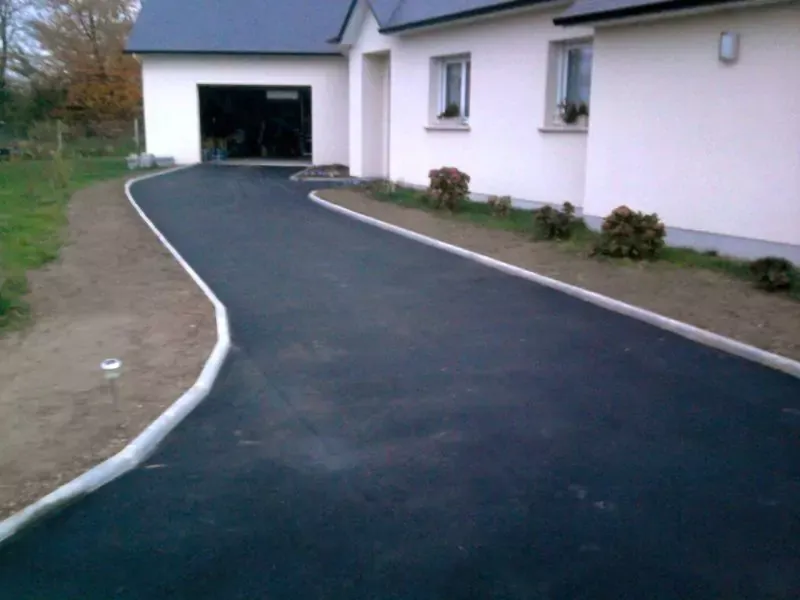 acces-au-garage-finition-en-enrobe-671fb974378bd