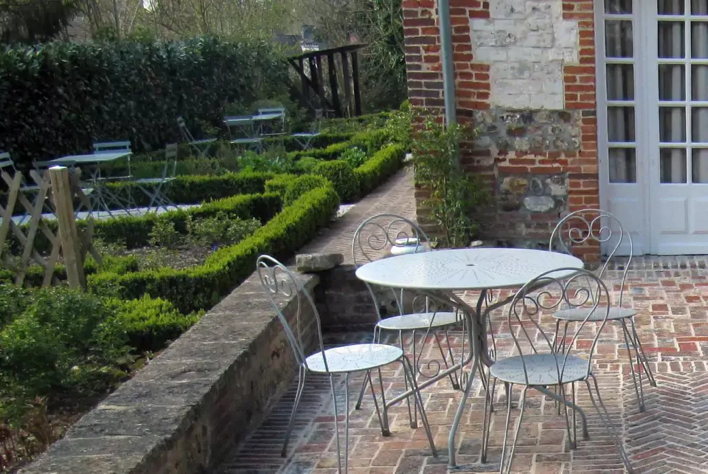creation-terrasse-buis-pousse-saint-gregoire-du-vievrejpg-1030x690-671fae4b79b57